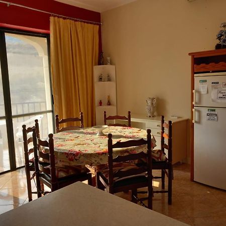Spacious Apartment In Marsalforn, Gozo Exterior foto